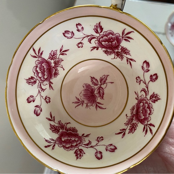 EUC VTG EB FOLEY BONE CHINA TEACUP AND SAUCER RED PEONIES, PINK AND GOLD TRIM - Picture 8 of 8